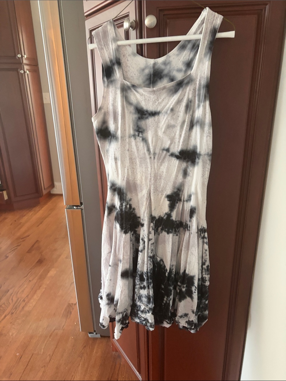 Tie-Dye Sleeveless Swing Dress in blue and White size large